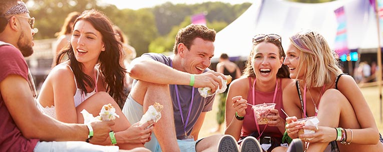 Allianz - young people at a festival