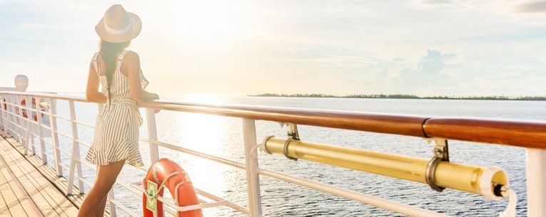 Allianz - traveler on cruise ship