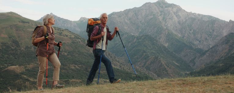 Allianz - couple hiking